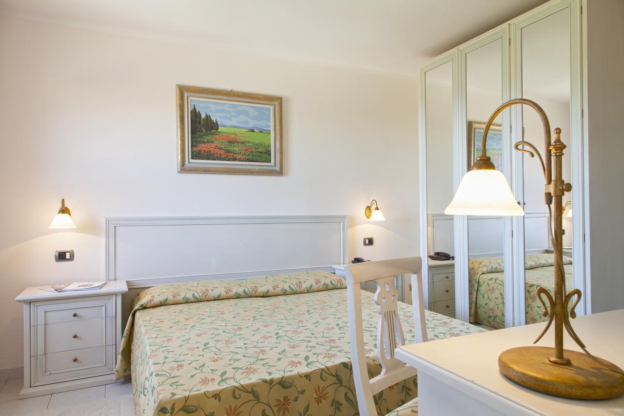 Hotel Del Golfo بروكيو المظهر الخارجي الصورة