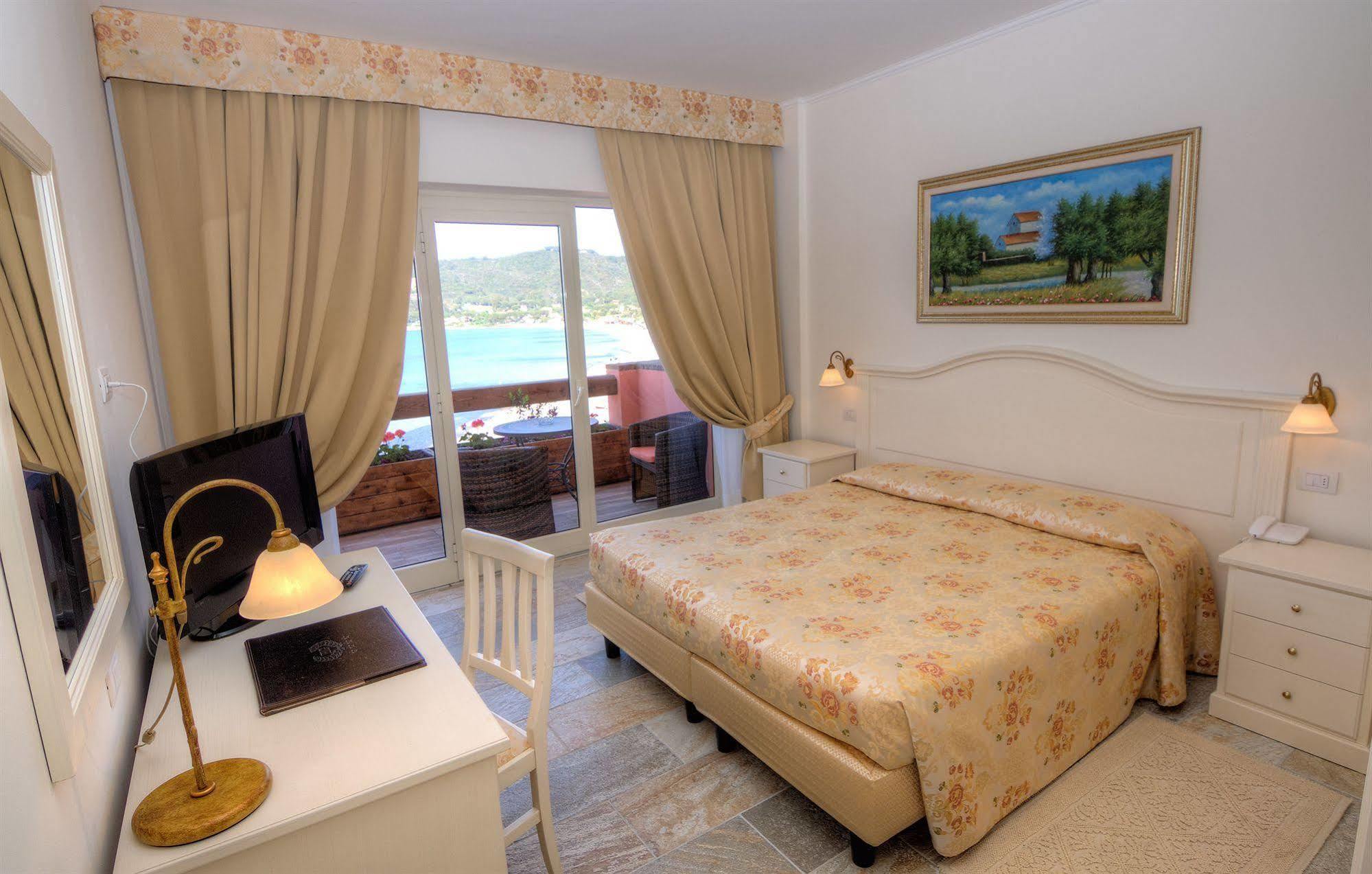 Hotel Del Golfo بروكيو المظهر الخارجي الصورة